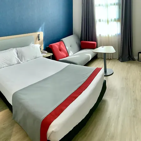 Hotel Express Ciudad De Ciencias By Ihg