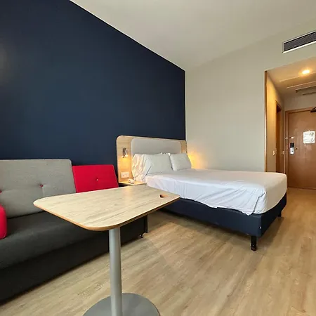 Hotel Express Ciudad De Ciencias By Ihg 3*