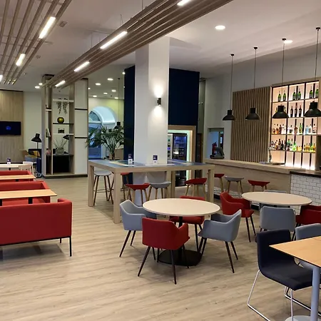Hotel Express Ciudad De Ciencias By Ihg Valencia