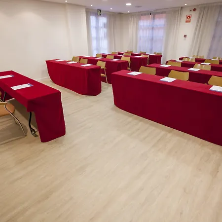 Отель Express Ciudad De Ciencias By Ihg Валенсия