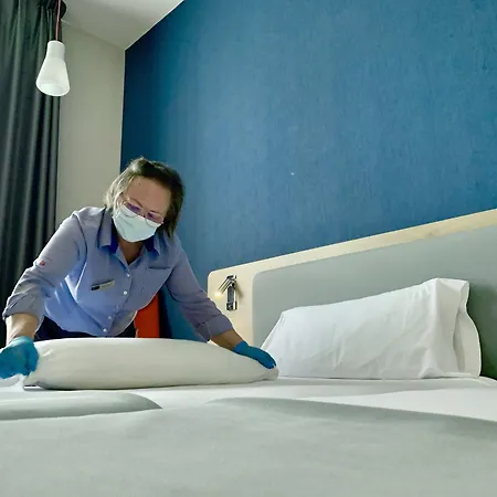 Express Ciudad De Ciencias By Ihg Валенсия